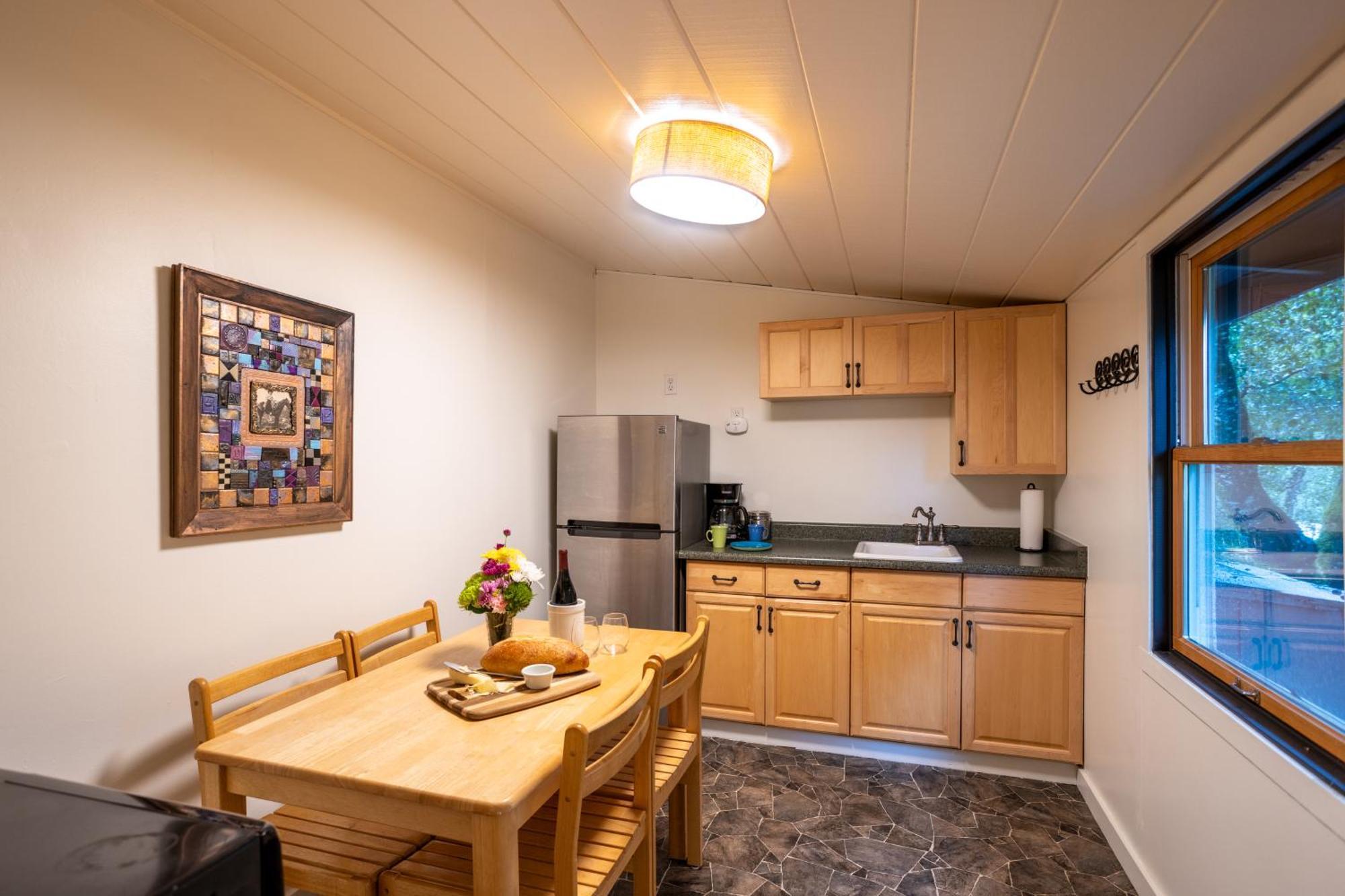 Anderson Valley Inn Philo ภายนอก รูปภาพ