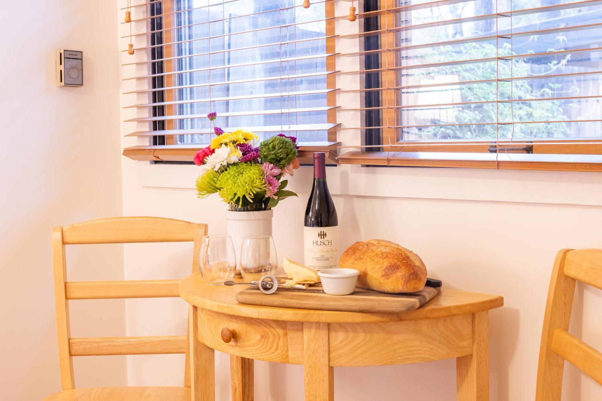 Anderson Valley Inn Philo ภายนอก รูปภาพ